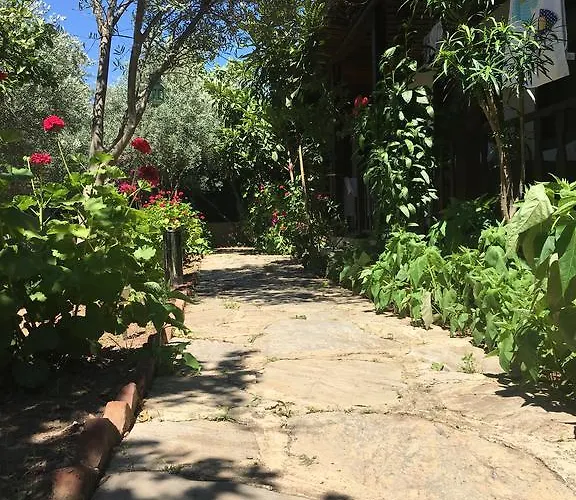 Umut & Beach Selimiye Guest house